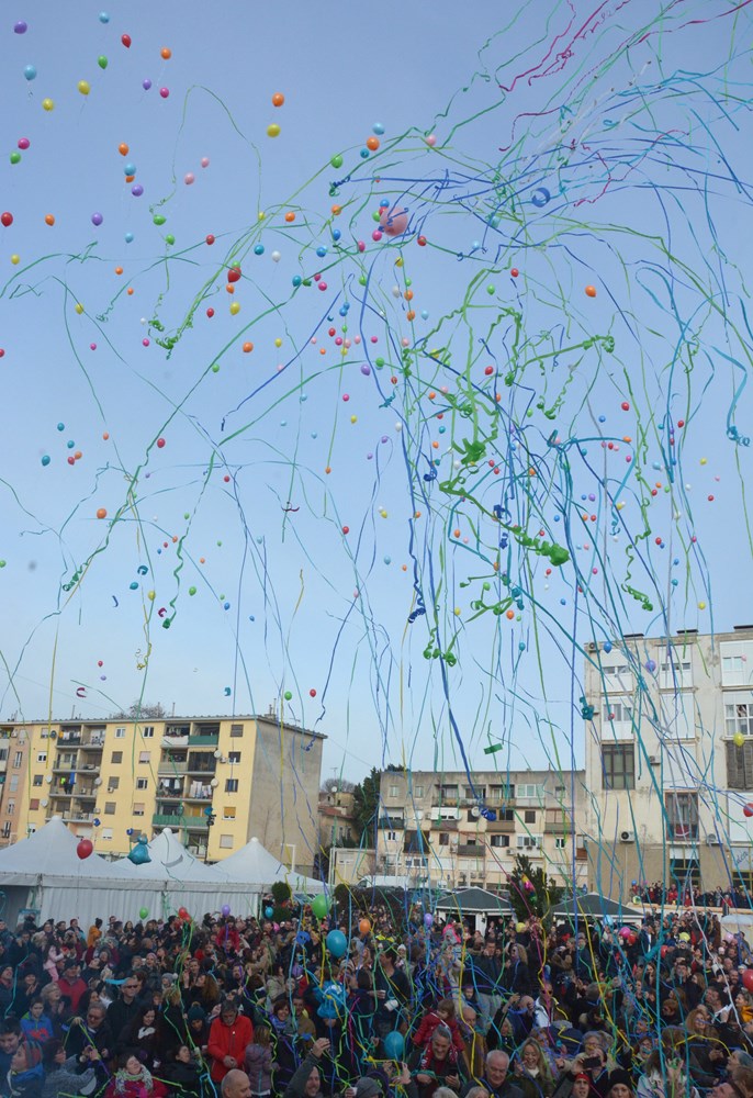 PULA, 31.12.2018. - ZADNJI DAN, TRZNICA VERUDA, DOCEK NOVE GODINE U PODNE, BALONI, KONFETISnimio Neven LAZAREVIC